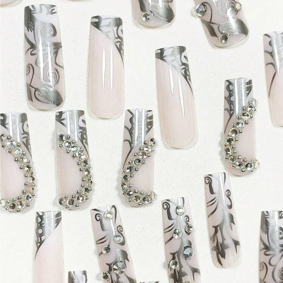 24pcs/set Stylish Coffin Shape & Simple Heart & Rhinestone Design Nail Art Set - Picture 3 of 3